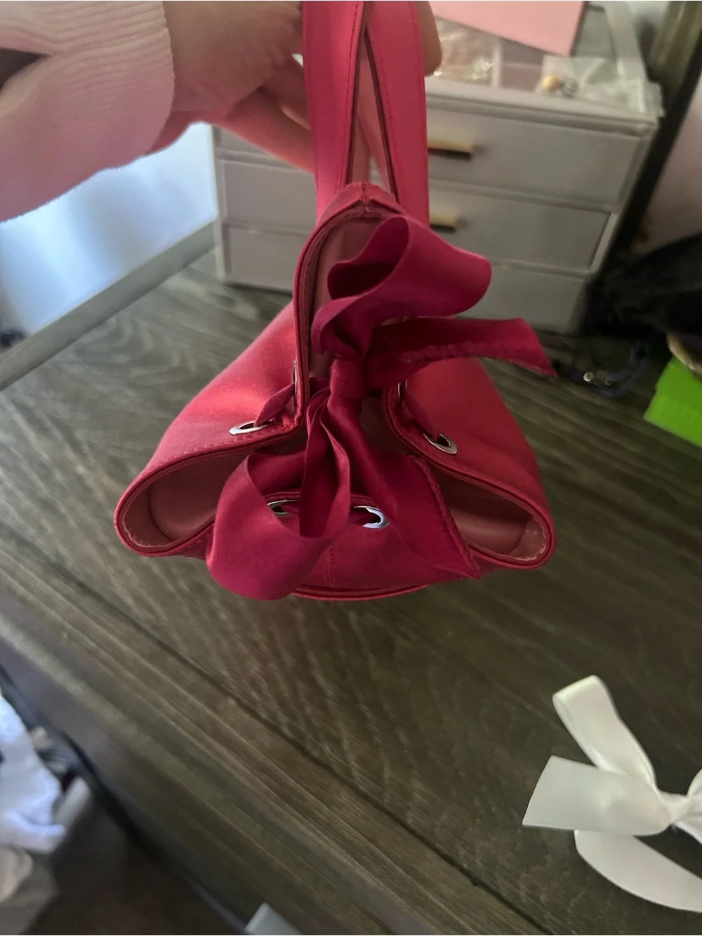 Tods bright pink